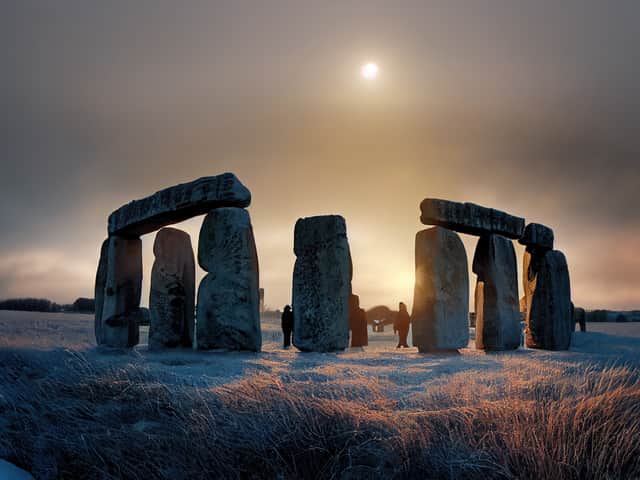 Winter Solstice at Stonehenge in Wiltshire (Declan Hillman - stock.adobe.com)
