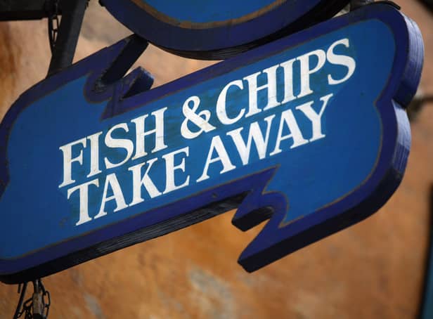 <p>A fish and chip shop in Nottinghamshire now serve the biggest chippy tea in the UK.</p>