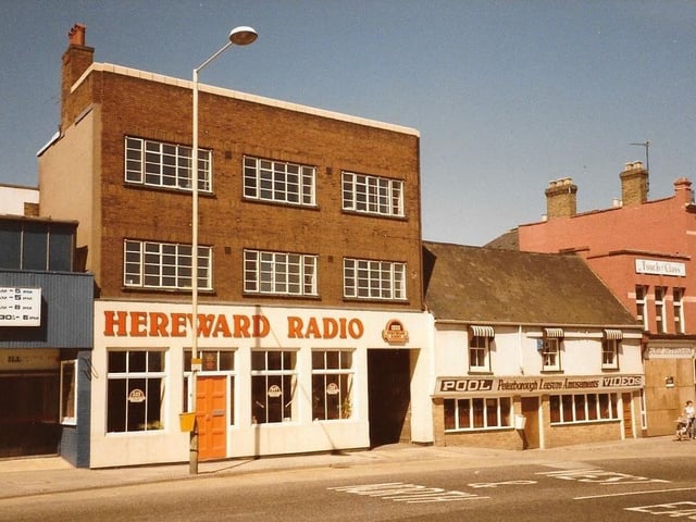 This picture shows Bridge Street west side near the bridge and the former Hereward Radio building next to Hillard’s (Brieley’s) supermarket in May 1985.