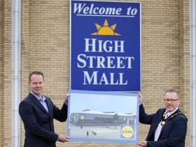 Portadown’s High Street Mall set for new Lidl NI early next year: Lidl NI has confirmed its brand new £6 million store will open at High Street Mall in Spring 2021, creating 20 permanent new jobs and supporting up to 100 more through the planning and construction phases. The new Lidl NI store is in addition to a £4 million transformational investment and re-development of the popular town centre shopping destination. Pictured announcing the investment are (L-R) Conor Boyle, Regional Director Lidl Northern Ireland and Lord Mayor Kevin Savage, Armagh City, Banbridge and Craigavon Borough Council.