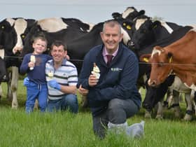 Farming Minister Edwin Poots MLA has welcomed a £25 million funding boost for the beef and dairy sectors as they grapple with the effects and impact of the Covid-19 pandemic. Minister Poots is pictured with Stephen Gibson and his son Stuart at their Hollowbridge Farm in Co.Down where they produce ice-cream from their own dairy herd. Photo by Simon Graham