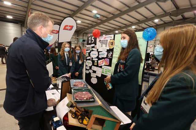 28/10/21 McAuley Multimedia REPRO FREE..Judges speak to pupils from Banbridge Academy who are competing for a place in the next final of the ABP Angus Youth Challenge .Pic Steven McAuley/McAuley Multimedia