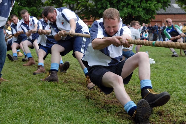 Members of Milebush YFC put all their strength into the pull at the Young Farmers’ Clubs of Ulster (YFCU) Tug of War Competition at Balmoral Show 2007.
