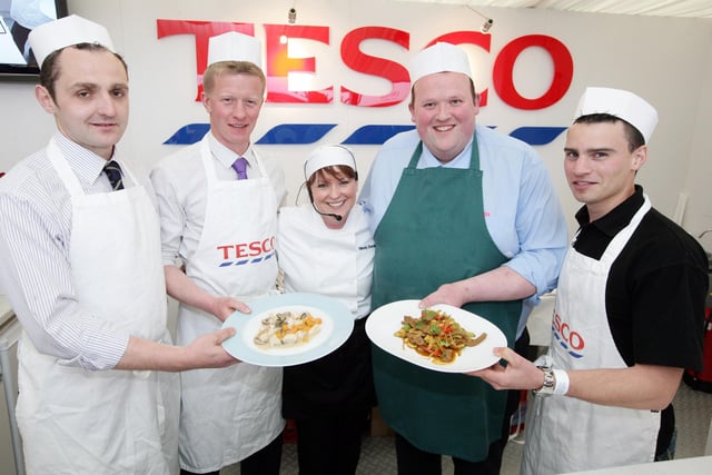 Pictured at the Tesco Young Farmers' 'Ready Steady Cook' at Balmoral Show 2010 are left, Martin Blair (Finvoy YFC), Wendy Donaldson Tesco Chef and members from various clubs.