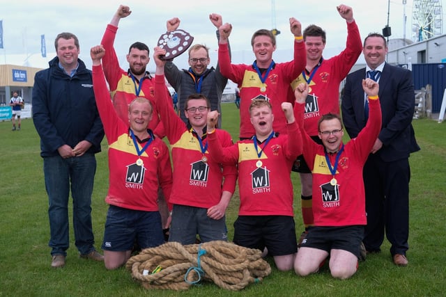 Derg Valley YFC were the Advanced Winners at the Tug of War competitions at Balmoral Show. Included with the team are Phil Donaldson, Thompsons, Sponsor and Peter Alexander, President, YFCU. Photograph: Columba O'Hare/ Newry.ie