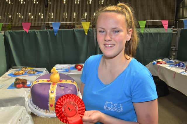 Cake Fit For a Queen winner was Bethany Park.