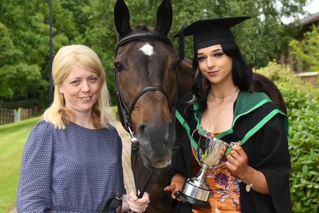 Robyn Lynch (Glenageary, Co. Dublin) was awarded The Erne Veterinary Group Cup for best performance on the Work Placement module. Robyn graduated with a Foundation Degree in Equine Management from CAFRE Enniskillen Campus. Pictured with Jenny Richardson, Equine Lecturer.