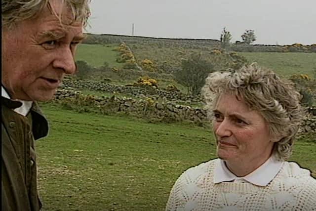 Ollie McGilloway meets a woman who loves her hens and tells him about all their wee ways in this lovely old clip McGilloways Way: The Mournes (1990) (Courtesy of ITV and UTV © Northlands Productions)