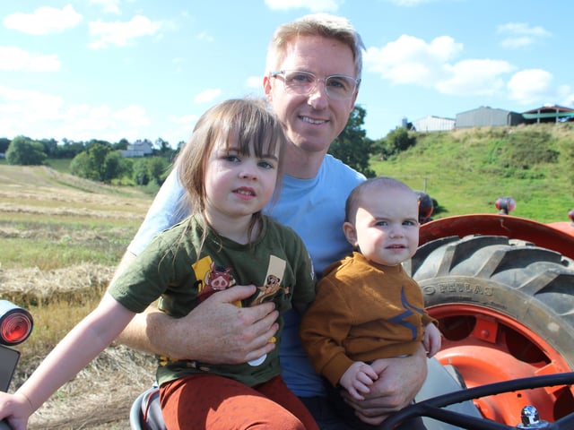 John Hanna with his children Annie and Joseph