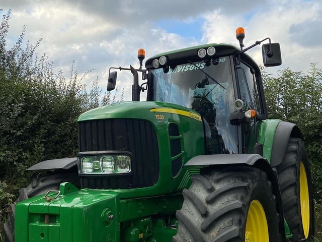 John Deere 7630 shining and ready for the run