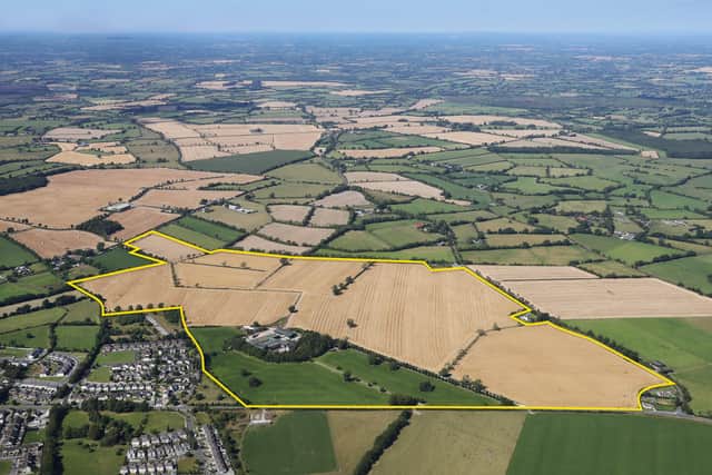 The farm has a scenic location on the fringe of the village of Ballivor and is easily accessible, with the convenience of the nearby M3 and M4 Motorways