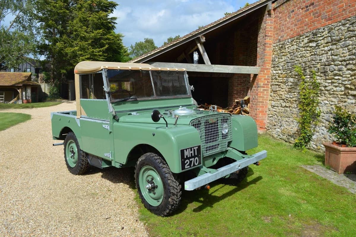 50s Land Rover Trio of Land Rovers from 1940s and 50s set to break £50,000 barrier at ...