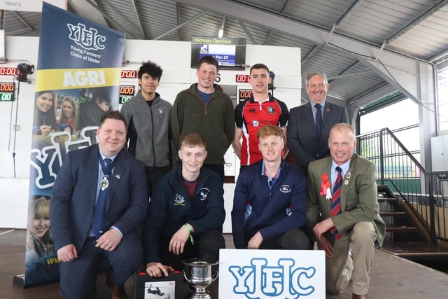 YFCU Novice Winners, sponsored by Lister Shearing.