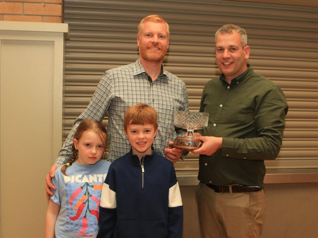 Danske Bank reserve male of the year crystal bowl winner went to Lisglass Showman from Leslie & Christopher Weatherup. Pictured Christopher Weatherup and his kids Archie and Rita with chairman Shane McDonald