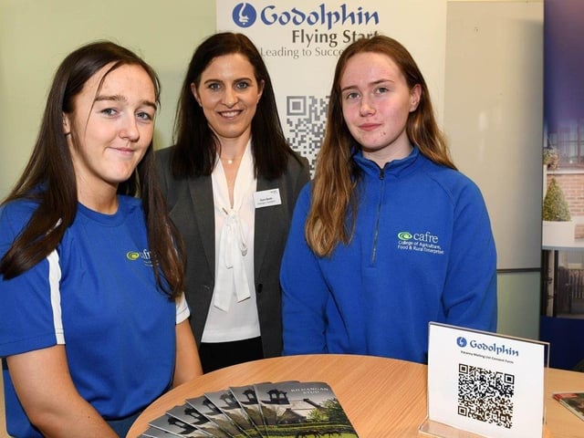 CAFRE Enniskillen Campus Level 3 students Aisling Moohan (Frosses, Donegal) and Amy Murphy (Ballymena) gain insight into the Thoroughbred industry with Ciara Devitt, Godolphin.