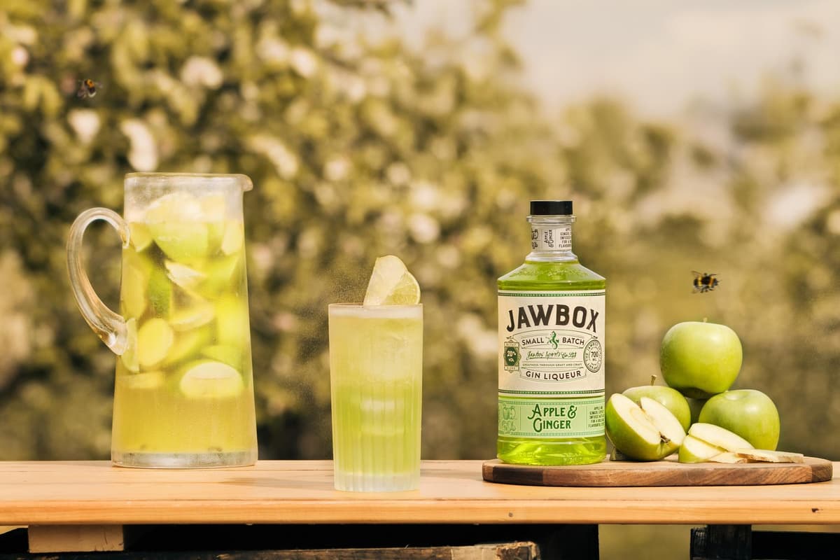 Gin Rocks Apple Local apples in new Jawbox gin