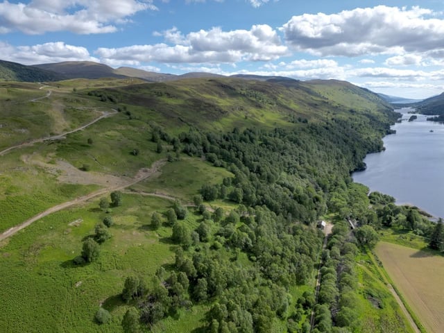 Aberchalder and Glengarry Estates are in the Great Glen some four miles south of Fort Augustus and 39 miles from Inverness. The Great Glen Way passes through the land along the southern bank of Loch Oich.