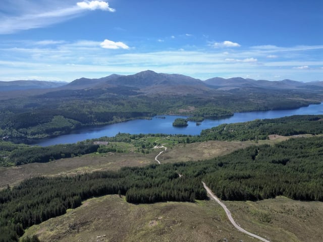 Aberchalder and Glengarry Estates are in the Great Glen some four miles south of Fort Augustus and 39 miles from Inverness. The Great Glen Way passes through the land along the southern bank of Loch Oich.