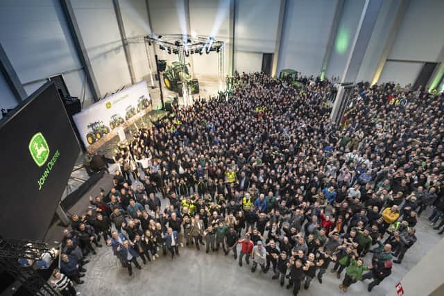 The tractor was unveiled at the Mannheim plant on 22 March in the presence of John Deere CEO John C. May.