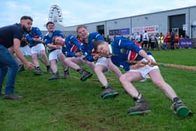 Lisnamurrican YFC give it their all in the Tug of War at Balmoral Show. Photograph: Columba O’Hare/ Newry.ie
