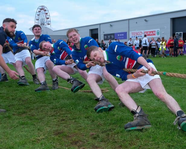 Lisnamurrican YFC give it their all in the Tug of War at Balmoral Show. Photograph: Columba O’Hare/ Newry.ie