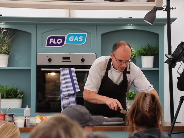 AWARD WINNING CHEF IAN ORR