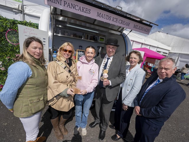 The award for the Best Catering Vendor was presented to Graceful Goodies, Ballymena. Left to right: Judges Corrie Ince and Amanda Day joined Megan Ross from Graceful Goodies alongside RUAS President David Cunningham, RUAS Catering Committee Chair Norma Hoy and Malcolm Kerr from proud sponsor Donnelly Group.
