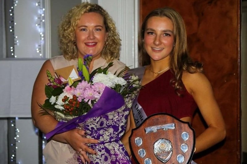 Ashleigh McDowell presents the award for Pinta Princess to Louise Brown, Ballymiscaw YFC on behalf of Farmview Dairies. Picture: Submitted