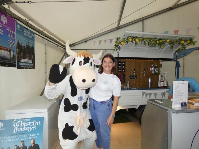 YFCU Moo visiting past Collone YFC president Joanne Shilliday