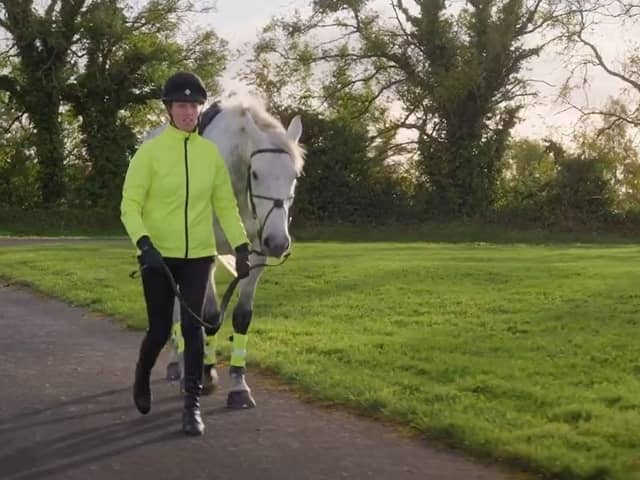 The Irish Road Safety Authority (RSA), and An Garda Síochána (AGS) have teamed up with Horse Sport Ireland (HSI) and Horse Racing Ireland (HRI) to produce a series of videos to inform motorists how to share the roads safely with horse riders