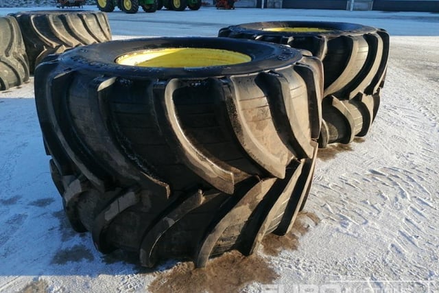 1050/50/32 Dneproshina Agropower Flotation Tyres & Rims to suit John Deere