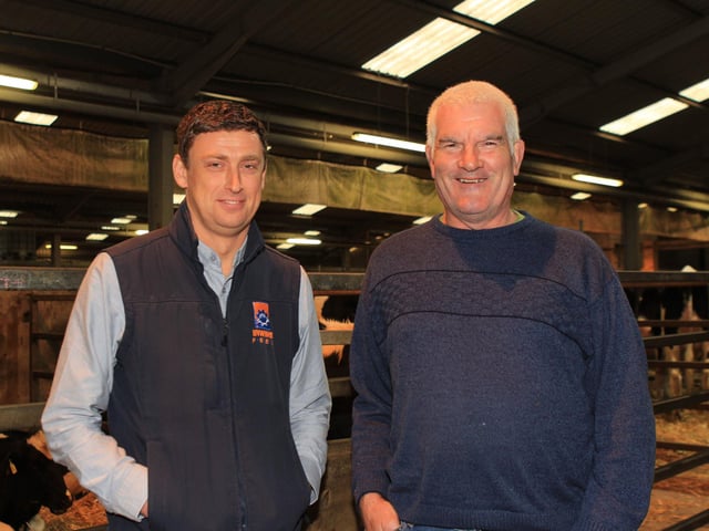 Andrew West, Irwins Feed, chats to Declan Murphy from Brookeborough. Picture: Julie Hazelton