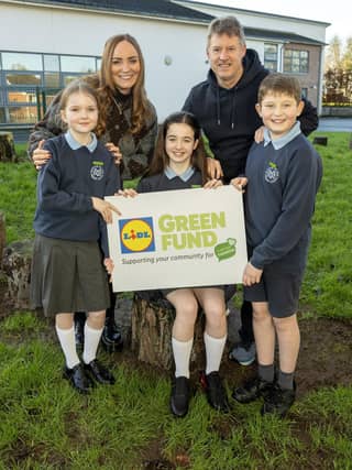 Mrs Kelly Gardiner, Principal, Maralin Primary School; Mr Paul Moore teacher and Eco Council leader; Pupil Eco Council, Catherine; Darcey; Harvey