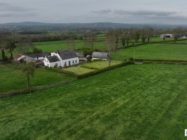 This outstanding circa 65.6 acre farm benefits from significant road frontage and comprises top quality, highly fertile arable quality lands.
