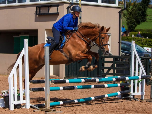 Claire Smyth riding Tilly in Class 3. (Pic: Martin O'Neill Photography)