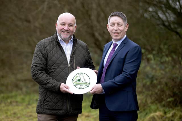 UGS President David Linton discusses the Grassland Farmer of the Year competition with Rodney Brown from sponsors Danske Bank. Pic: McAuley Multimedia