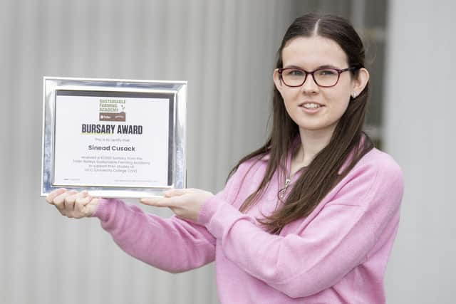 Sinead Cusack from Gurtahilla, Dunmore East in Co Waterford receives her Sustainable Farming Academy Bursary Award. Sinead is a first year Agricultural Science student at UCC. The bursary award presentation came as  Tirlán and Baileys Irish Cream Liqueur are celebrating 50 years in partnership by opening applications for their third successive Sustainable Farming Academy