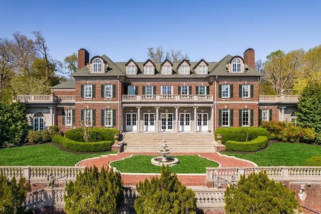 One of the most well-known and photographed homes in the Nashville area is set to be sold during an upcoming absolute auction hosted by DeCaro Auctions International