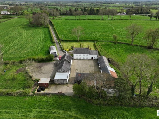 This outstanding circa 65.6 acre farm benefits from significant road frontage and comprises top quality, highly fertile arable quality lands.