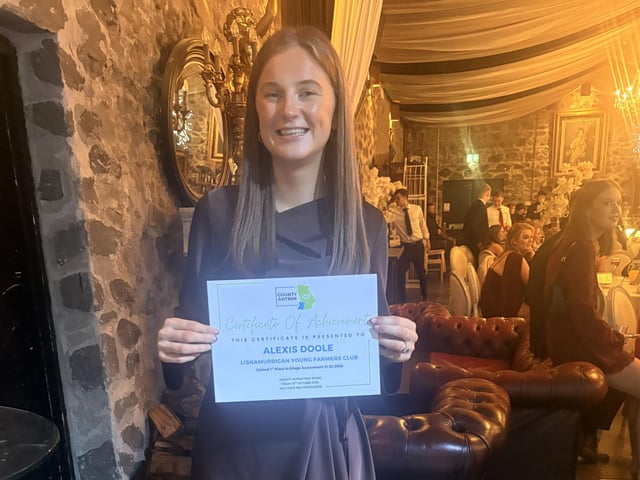 Alexis Doole (Lisnamurrican YFC) received first place in 21-25 silage assessment.