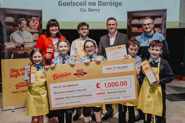 Brennan's Bread Dough It Yourself: Winners Gaelscoil na Daróige (front row) Emily ní Ghabhann, Meidhbhín ni Dhonghaile, Caoilfhionn Carlin and Fionntán Ó Calside and Calvin Óg Mac Ailín. (Back row) Event MC Denise Watson, Chef Brian Timon, Ivan Hammond of Brennans Bread, and Gaelscoil na Daróige School Principal Fiachra Ó'Donghaile