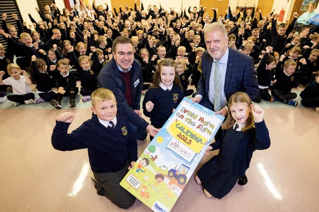 Pictured at the launch of the 2023 ‘Avoid Harm on the Farm’ Child Farm Safety calendar at Drumadonnell PS is Alfie Henning (9), HSENI Chief Executive Robert Kidd, Sarah-Beth Porter (10), Drumadonnell PS Principal Mr Keith Spiers, and Anna Burden (10).