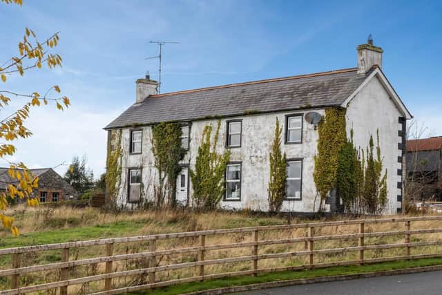Situated to the south of the land fronting the lough is the former farmhouse, in which a live full planning application is being processed for a replacement dwelling. Image: www.savills.com