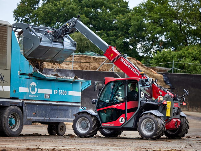 The T6025 telehandler by Weidemann is characterised by enormous manoeuvrability and stability