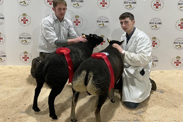 The award for best of any other breed lambs (36kg – 42.5kg) at the 2022 Royal Ulster Premier Beef & Lamb Championships was exhibited by Clive Richardson from Maguiresbridge, Co. Fermanagh. Pictured (L-R) Clive Richardson and Kile Diamond