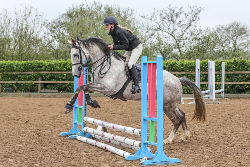 Ruby Hitchenor jumping Misty at the training show. (Pic: Lyndon McKee Photography)