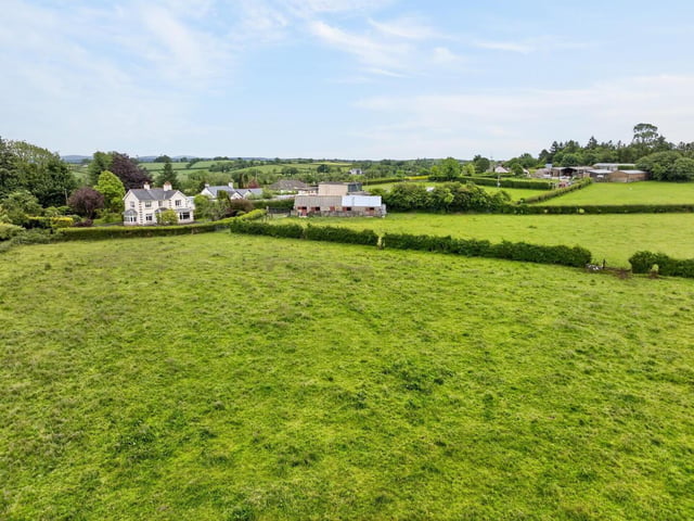 "Laureldeane", 37 Kilrea Road Garvagh, BT51 5LR 4 Bed Detached House with Small Holding