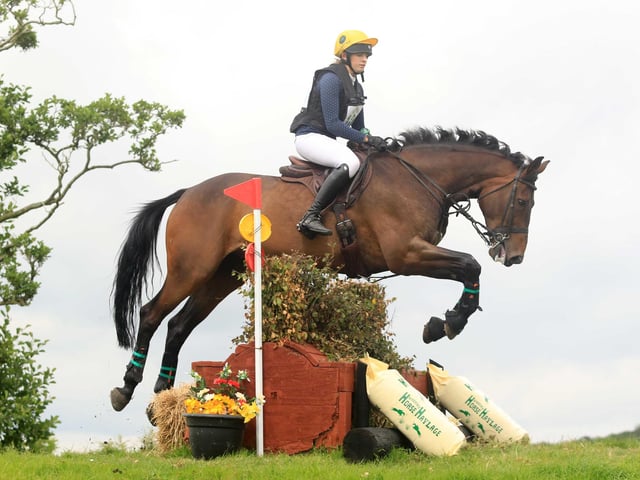 Hannah Groves and MMF Churchill had a narrow win in the EI100(J) class at Tullymurry. (Pic: Anne Hughes)