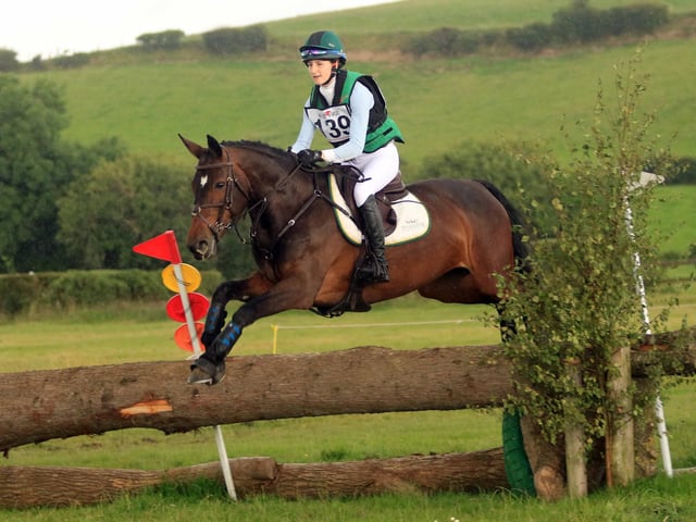 Holly Wray came 2nd and 4th in Tullymurry's EI90 class with RDiva (here) and Conor. (Pic: Anne Hughes)