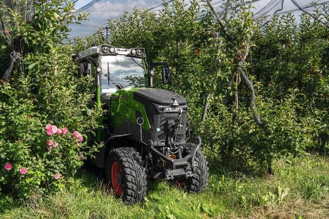 Electrifying fields: Dutch farmer tests 200 HP electric Fendt tractor -  Future Farming